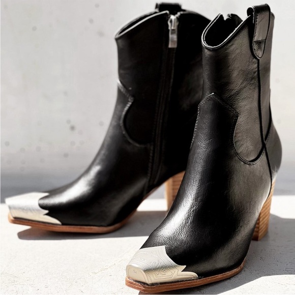 Black Faux Leather Bootie Metal Toe Block Heel Cowgirl Western Ankle Boot - Picture 3 of 12